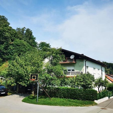 カルロヴァッツApartmant Sandra - Big Terace And Free Parkingアパートメント エクステリア 写真