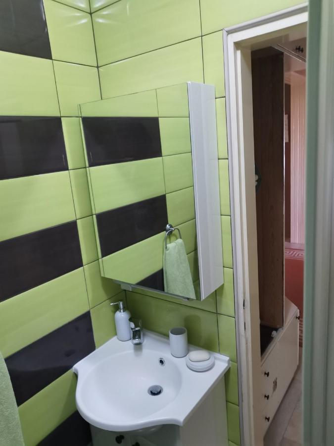 カルロヴァッツApartmant Sandra - Big Terace And Free Parkingアパートメント エクステリア 写真