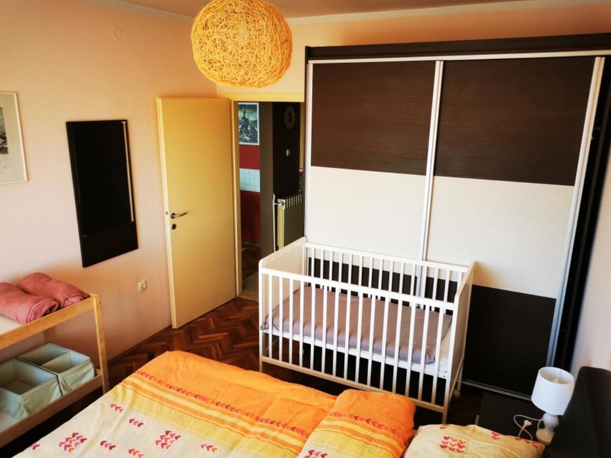 カルロヴァッツApartmant Sandra - Big Terace And Free Parkingアパートメント エクステリア 写真